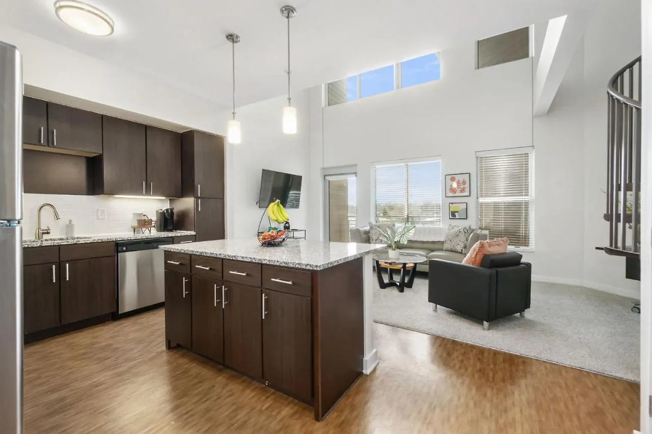 Luxury Lofted 1 Bed Unit With Hot Tub And Pool Apartment Columbus