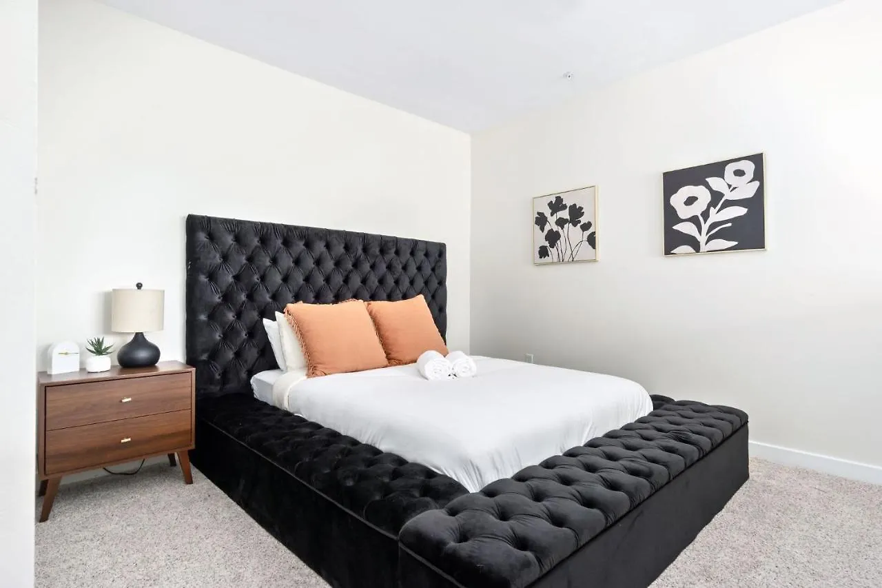 Luxury Lofted 1 Bed Unit With Hot Tub And Pool Apartment Columbus 0*,  United States