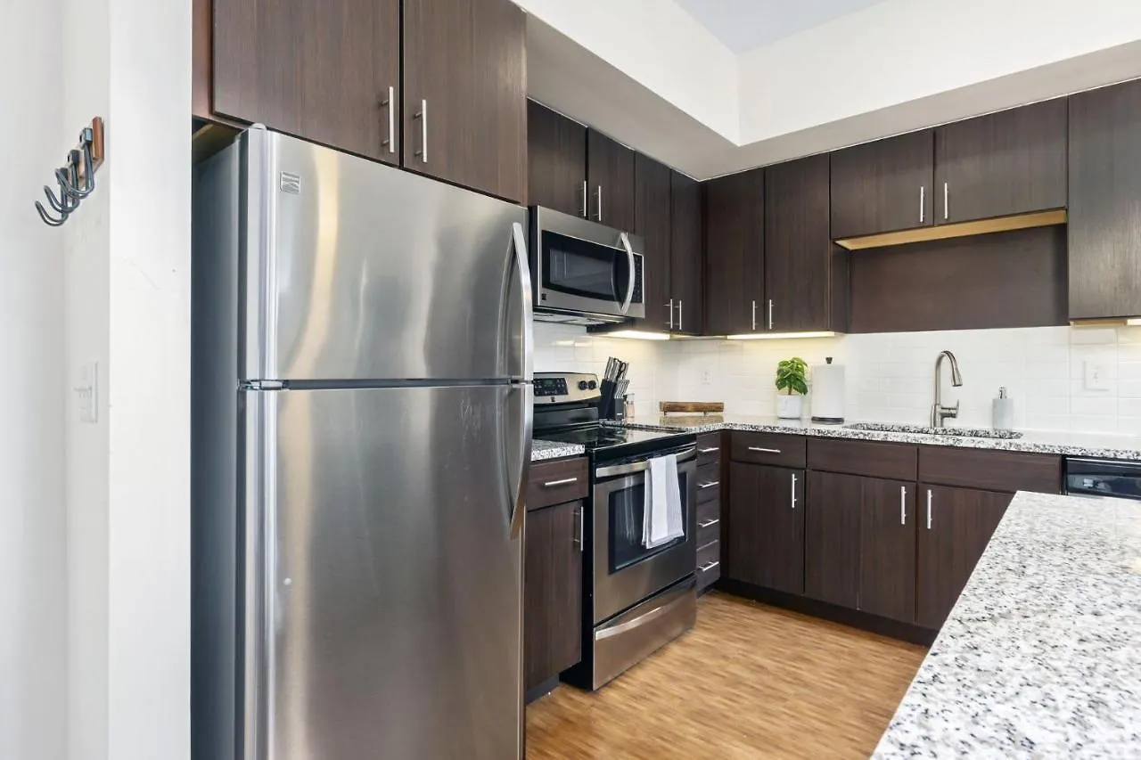 Luxury Lofted 1 Bed Unit With Hot Tub And Pool Apartment Columbus