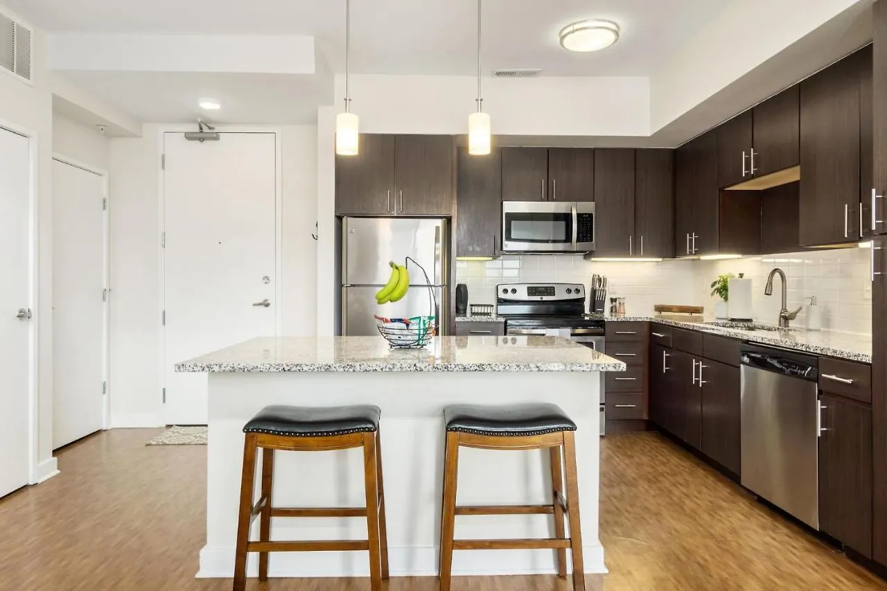Luxury Lofted 1 Bed Unit With Hot Tub And Pool Apartment Columbus