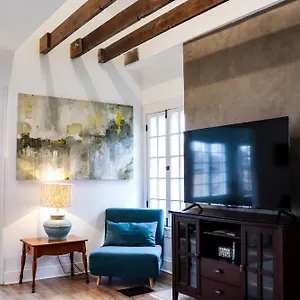 Apartment Downtown Retreat - 2br Oasis, Columbus